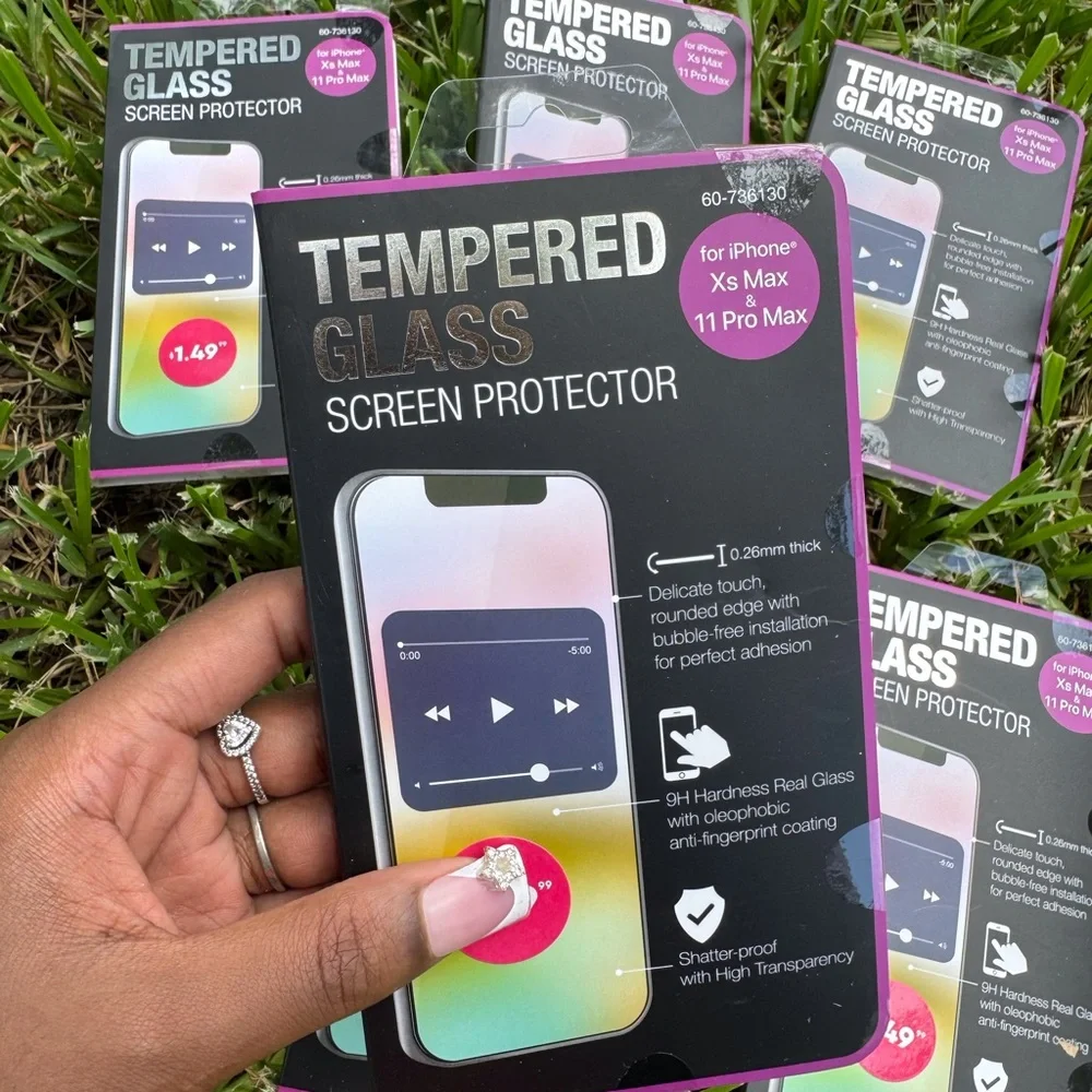 Tempered Glass Screen Protector for Smartphones - Black